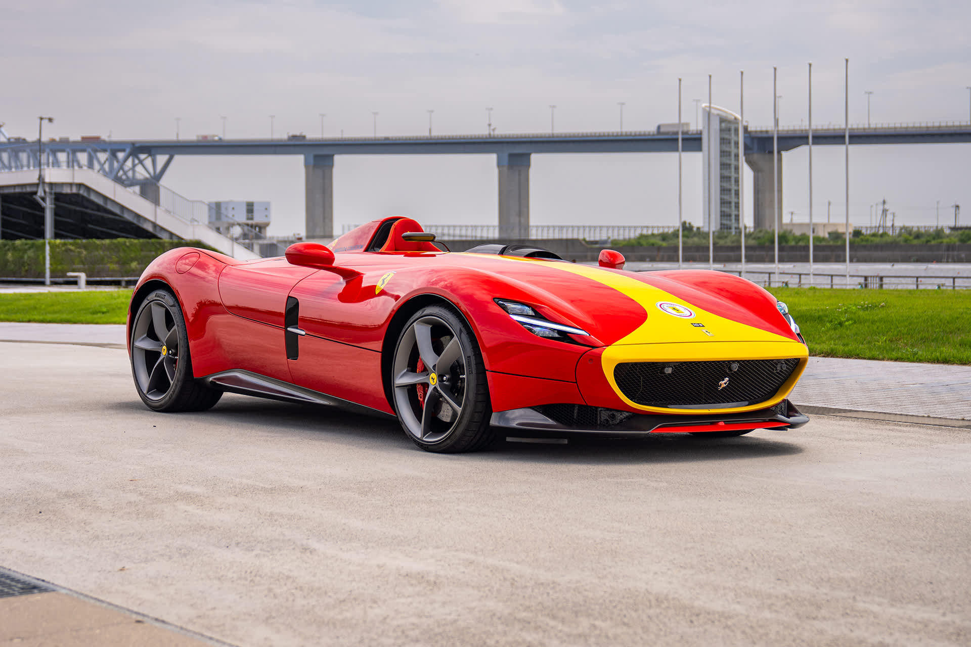 【オフィシャルカタログ】Ferrari SP1 Ferrari Monza SP1 - Ferrari.com